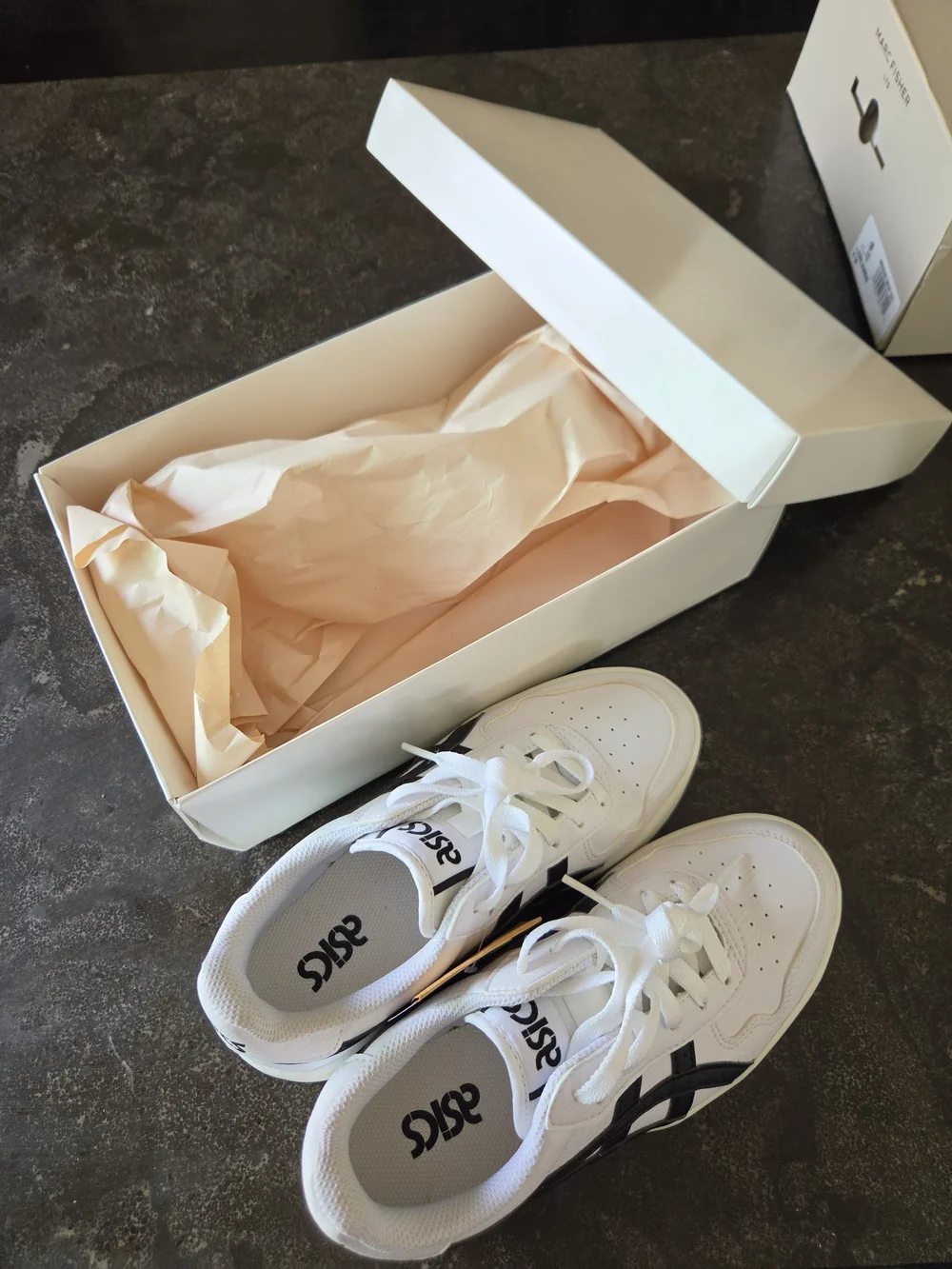 ASICS White Low-Top Platform Sneakers - Black Stripes - Size 6 Women - NWT - Picture 7 of 8